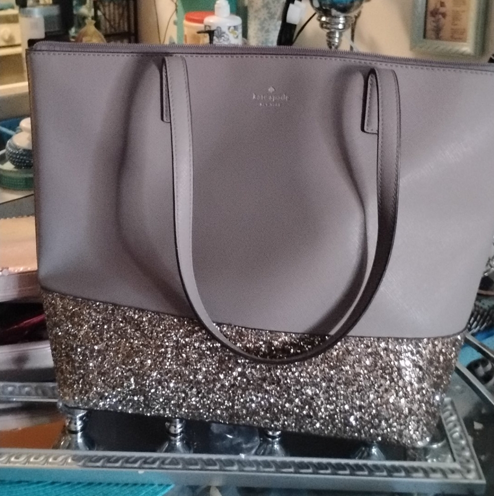 Kate Spade tote - Picture 1 of 7